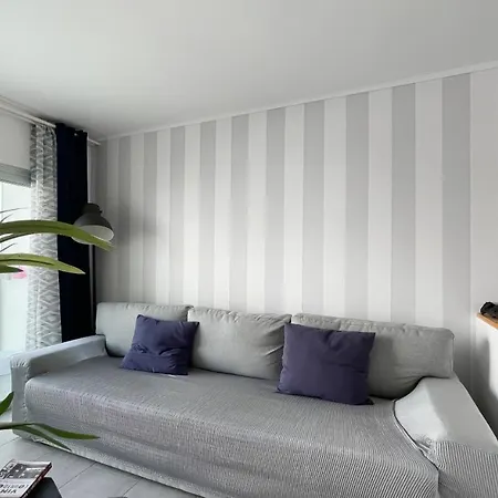 51 E-scape Apartman *